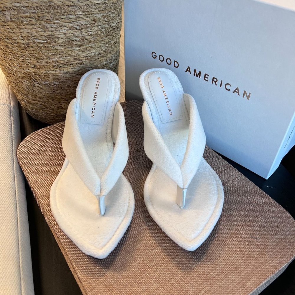 Good American SIZE 6.5 White Terry Thong Wedge Heel